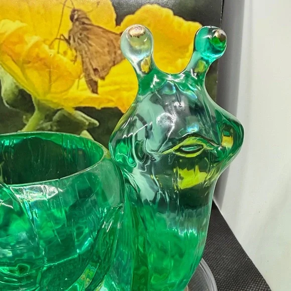 Unique Resin Green Snail Planter - Picture 10 of 14